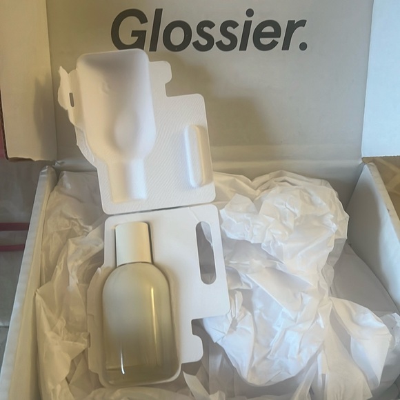 Glossier You Doux Parfum - Picture 2 of 3